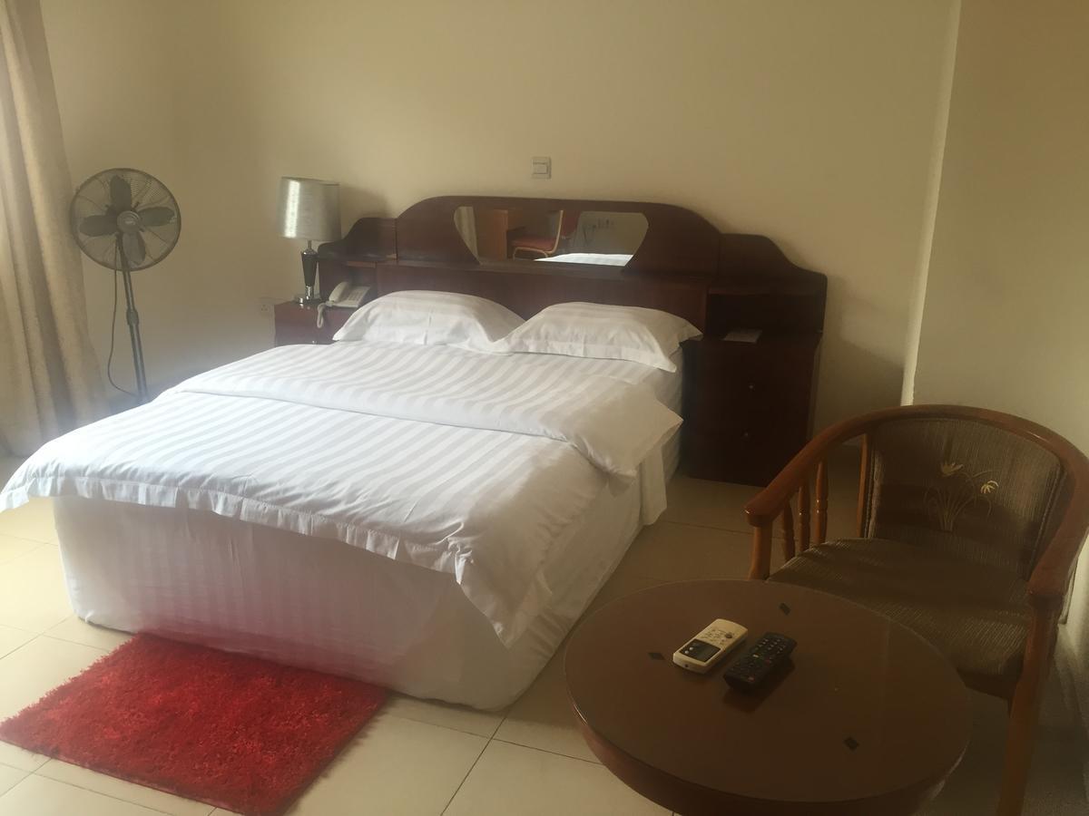 Ampomaah Hotel Accra Eksteriør billede