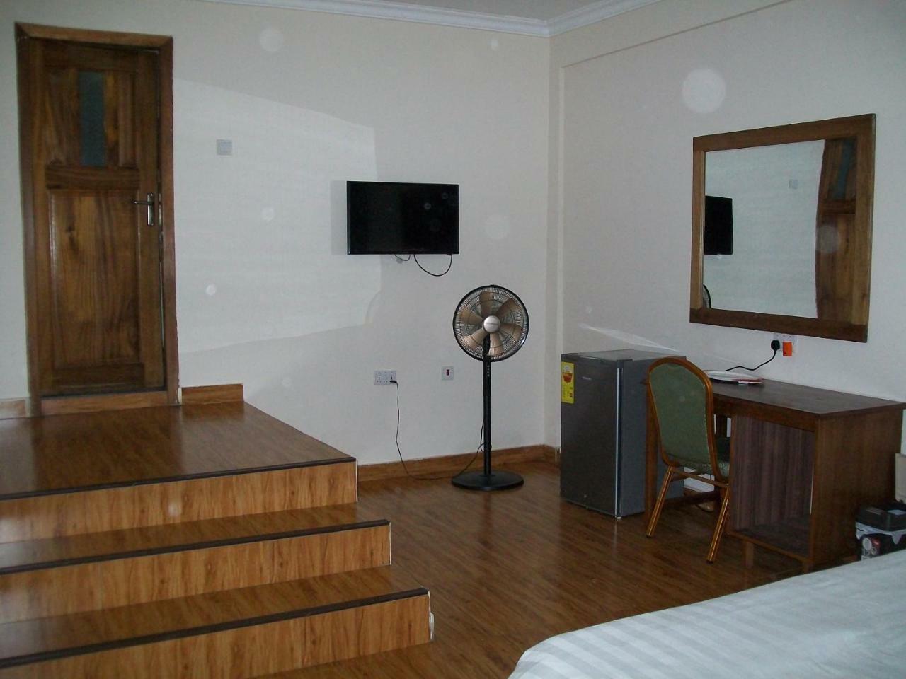 Ampomaah Hotel Accra Eksteriør billede