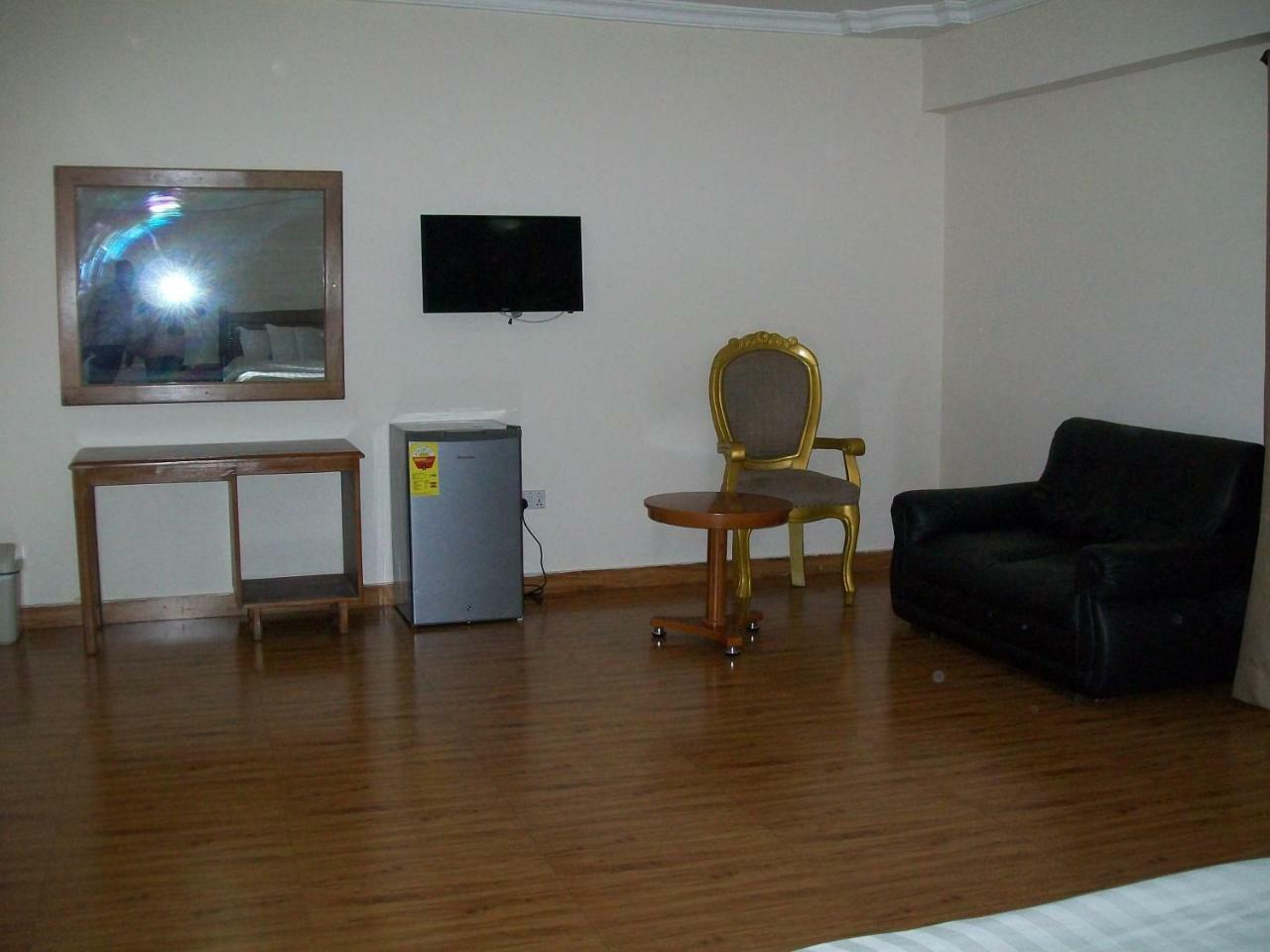 Ampomaah Hotel Accra Eksteriør billede