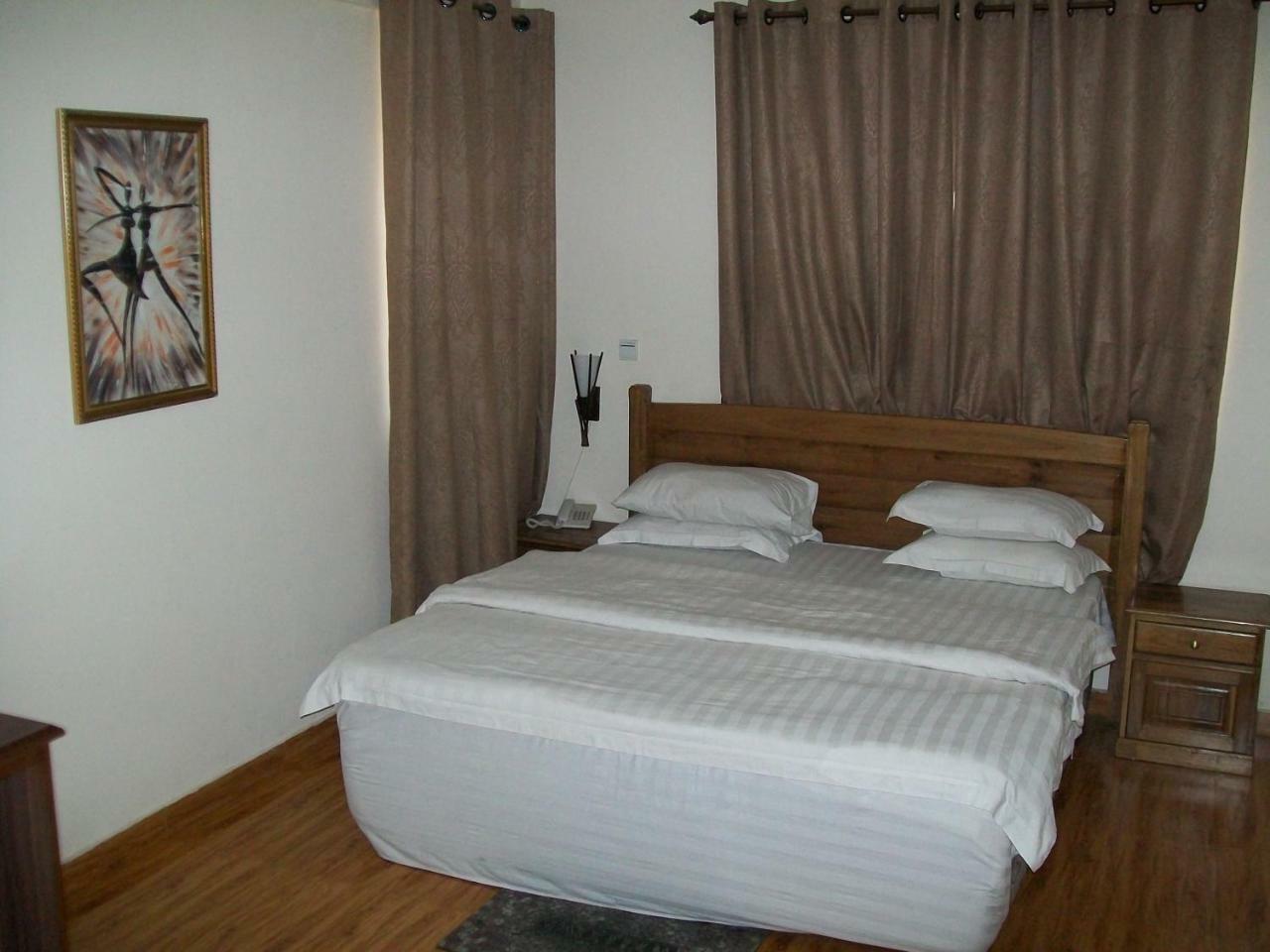 Ampomaah Hotel Accra Eksteriør billede