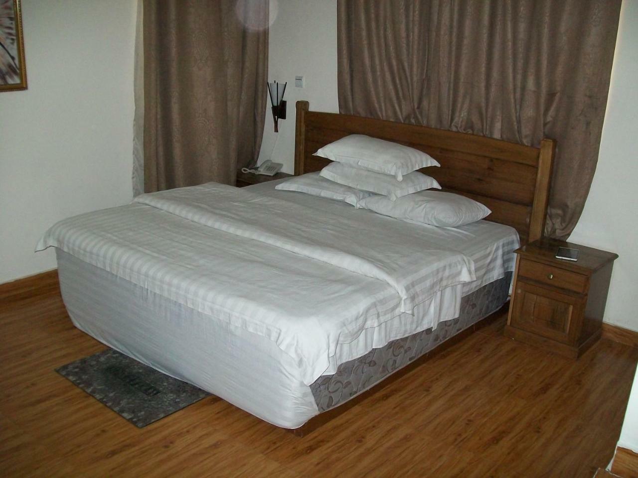 Ampomaah Hotel Accra Eksteriør billede